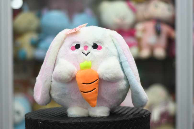 عروسک نانو خرگوش هویج به دست